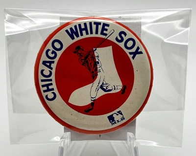 Vintage 1980s Chicago White Sox MLB Baseball Team Logo Pin Back Button - Image 1 of 3