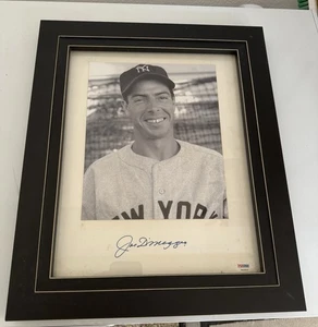 Joe DiMaggio Signed Photo Matte & 8x10 Photo Yankees Pose B&W Autograph PSA/DNA - Picture 1 of 8