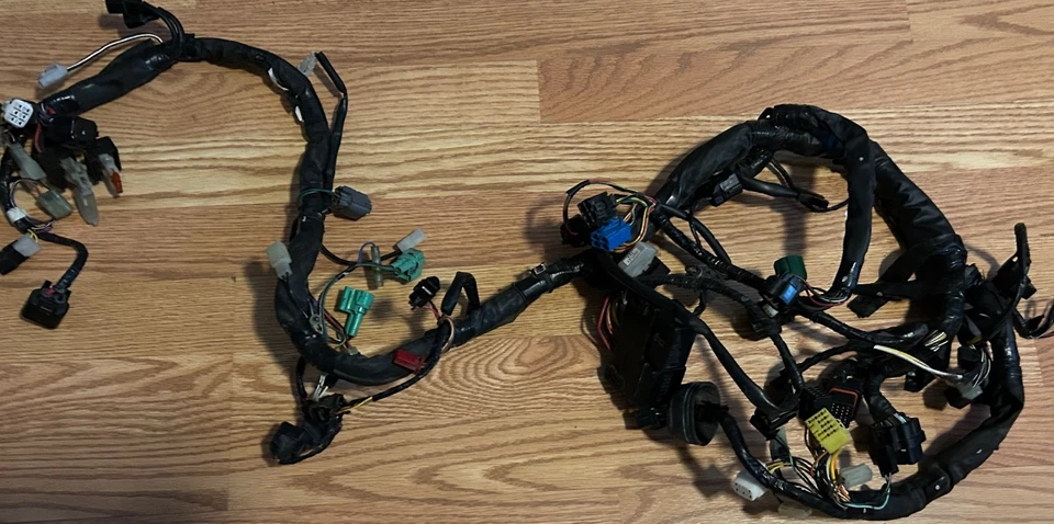 2005 Suzuki AN650 Burgman AN 650 Scooter Electrical Wire Harness Main Loom Plug - Image 1 of 4