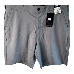 Lee Golf Serie graue Shorts Größe 44 8" Schrittlänge, Geruchskontrolle, knitterarm - Bild 1 von 7