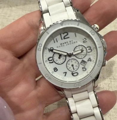 Reloj Marc Jacobs para mujer Rock esfera cronógrafo goma blanca y acero MBM2545 Foto 1 de 4