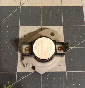 GE Dryer Thermostat WE4X813 - Picture 1 of 2