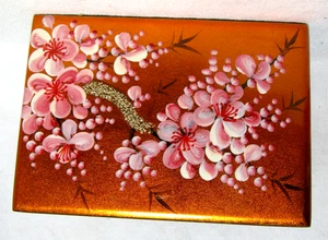 Japanische Lackwaren Schmuckschatulle handbemalt mit Hartriegel Samtfutter - Bild 1 von 10