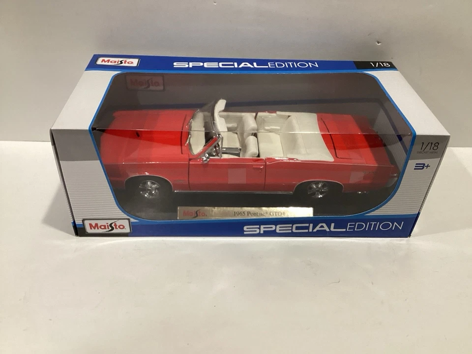 1/18 Maisto Special Edition Red 1965 Pontiac GTO Convertible - Image 1 of 1