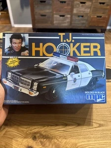 Mpc T.J. Hooker 1/25 Scale Model Police Cruiser OPEN BOX SEALED PARTS 1982 - Afbeelding 1 van 11