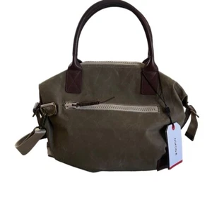 NIXON Regent Messenger Falcon Travel Bag Green NWT - Picture 1 of 9