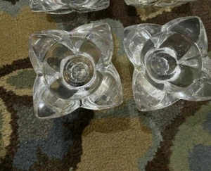 Juego De Colección De 2 Candelabros Flor De Vidrio Transparente Pesado Votivo (1) - Imagen 1 de 3