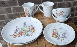 Disney Winnie the Pooh Piglet Navidad Platos de Cena, Platos de Ensalada, Cuencos, Taza - Imagen 1 de 6