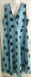 mittelblaues langes Kleid mit V-Ausschnitt, schwarzen Punkten+Bindegürtel Gr.3XL - Bild 1 von 15