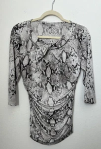Jennifer Lopez Women's 3/4 Sleeve Top Snakeskin Keyhole Twist Neck Petite Large - Picture 1 of 12