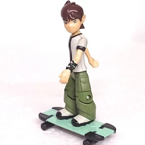 Ben 10 Benjamin Ben Kirby Tennyson 4" action figure skateboard raro - Foto 1 di 1