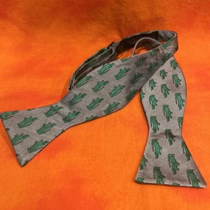 Men's Summer Ties Bow Tie Alligator Gator Print 100% Silk - Picture 1 of 3