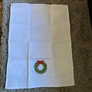 Elegant 100% Cotton Embroidery Portuguese Christmas wreath Tea Towel NWOT  - Picture 1 of 5