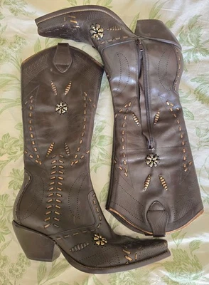 Женские кожаные сапоги BCBGIRLS на молнии металлические акценты кожаный стержень - носились один раз -7,5B - Изображение 1 из 4