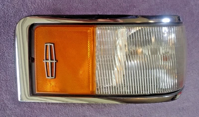 OEM 90-94 Town Car diestro señal de giro marcador lateral lámpara de esquina luz lente emblema Foto 1 de 4