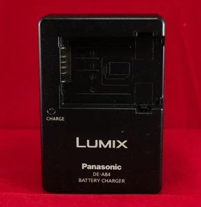 Cargador de batería genuino Panasonic Lumix DE-A84. Sin probar. - Imagen 1 de 12