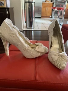 Pearl And Lace Wedding Shoe -Size 8.5 - Picture 1 of 9