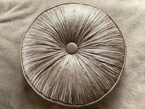 Round Pleated Pillow Pleated Pintuck Button Center Pale Gold 13.5 diameter - Picture 1 of 3