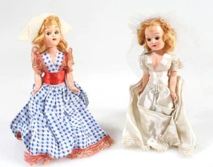 HARTPLASTIKKLEID ME PUPPEN MIT MASSGESCHNEIDERTEM KLEID, 7 Zoll, 2er SET, NIEDERLÄNDISCHES MÄDCHEN BRAUT - Bild 1 von 1
