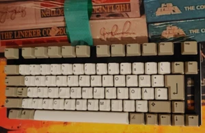 Teclado / teclado Commodore Amiga 600 funciona (con cables) 16 bits clásico - Imagen 1 de 4