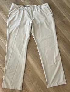 UNDER ARMOUR Mens Khaki Golf Slacks Size 44 X 34 Lightweight Pants Casual - Picture 1 of 5