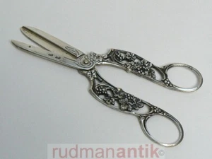 TRAUBENSCHERE SILBER 800 mit Traubendekor - ADAM MANNS - Bild 1 von 1