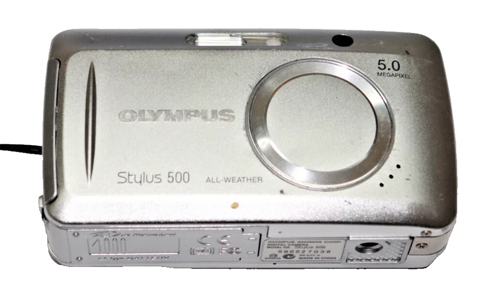 CÁMARA DIGITAL OLYMPUS STYLUS 500 - TODO TIPO DE CLIMA 5,0 MEGA PÍXELES - USADA Foto 1 de 4