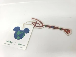 Disney Earth Day Collectible Disney Store Key 2021 USA Exclusive - Picture 1 of 1