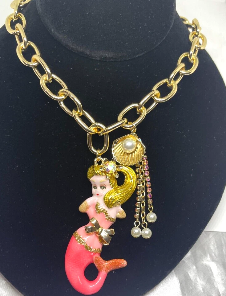 Collar Betsey Johnson Control de Crucero Sirena y Concha Foto 1 de 2