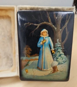 Vintage 1970 russische handbemalte Winterszene Schwarzlack Schmuckschatulle signiert  - Bild 1 von 10