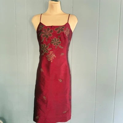 Vestido sin tirantes vintage Ann Taylor seda rojo bordado cuentas floral años 90 hoco fiesta Foto 1 de 4
