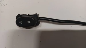 OEM Front Door Left or Right Power Lock Switch Fits 06-07 Saturn VUE - Picture 1 of 6