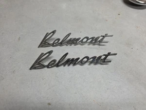 NOS 1969 1970 1971 Holden HG HT Belmont B-Pillar Emblems Pair OEM 7435747 - Bild 1 von 6