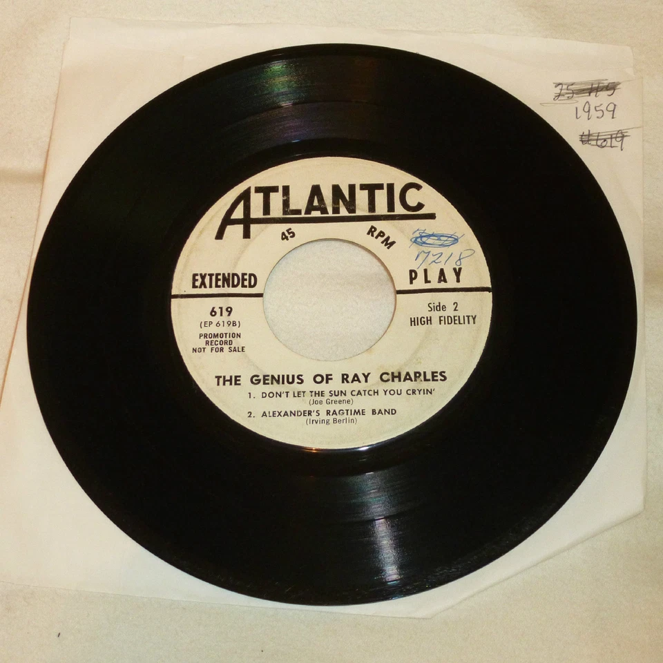 ROCK & ROLL 45RPM EP RECORD - RAY CHARLES - ATLANTIC 619 -PROMO - NO COVER - Image 1 of 1