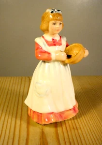 Royal Doulton Mother's Helper HN3650 Figurine - Picture 1 of 4