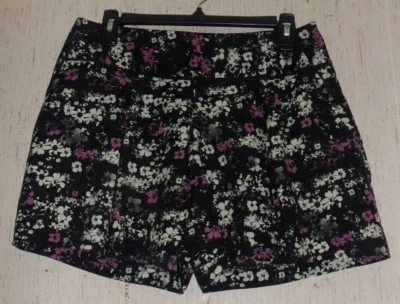 NUEVO PANTALÓN CORTO/CORTO PLISADO ELEGANTE ESTAMPADO FLORAL NEGRO ELLE PARA MUJER TALLA 8 Foto 1 de 3