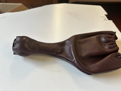 Porsche 928/928S Shifter With Boot Burgundy  - Image 1 of 4