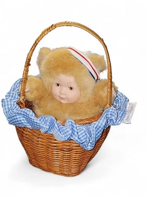 Oso bebé Anne Geddes en cesta coleccionable Foto 1 de 4
