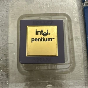 Vintage 1992 Intel Pentium 60 MHz CPU P60 A80501-60 SX948 Gold Top Prozessor  - Bild 1 von 3