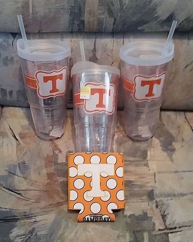 3 Tennessee Volunteers 20 oz Mug Tailgate Tumblers w/ Straw & 1 Can Coolie Cover