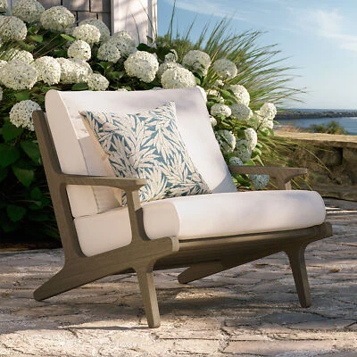 Sillón Saratoga de madera de teca para patio exterior en gris desgastado blanco Foto 1 de 4