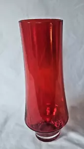 Scandinavian tall red glass vase, Circa mid-century modern (c) - Picture 1 of 13