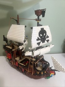 LEGO Creator 3-in-1 Pirate Ship 31109 Set