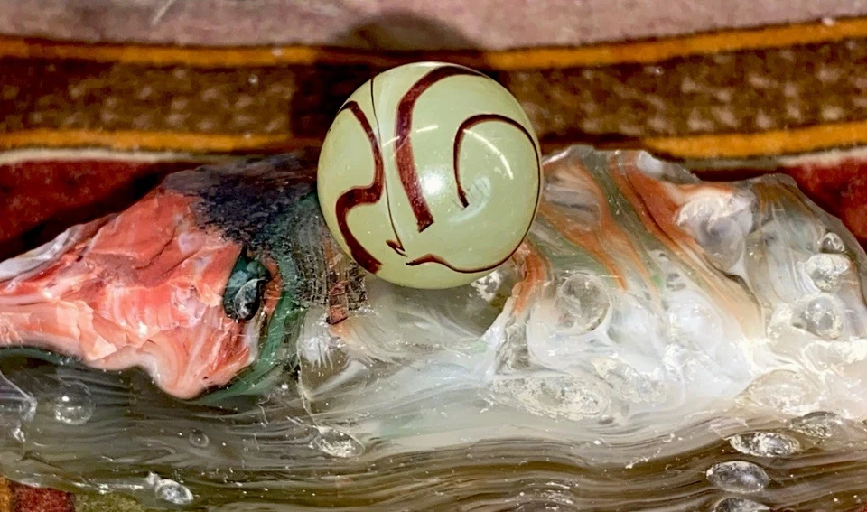 😎Vintage Akro“Lemonade OXblood” Swirl-Mint.59 W/Dug Akro Cullet 1.1x2.6 Inches - Image 1 of 4