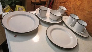 Tazze e piatti antichi smaltati da fattoria - 12 pezzi - Foto 1 di 6