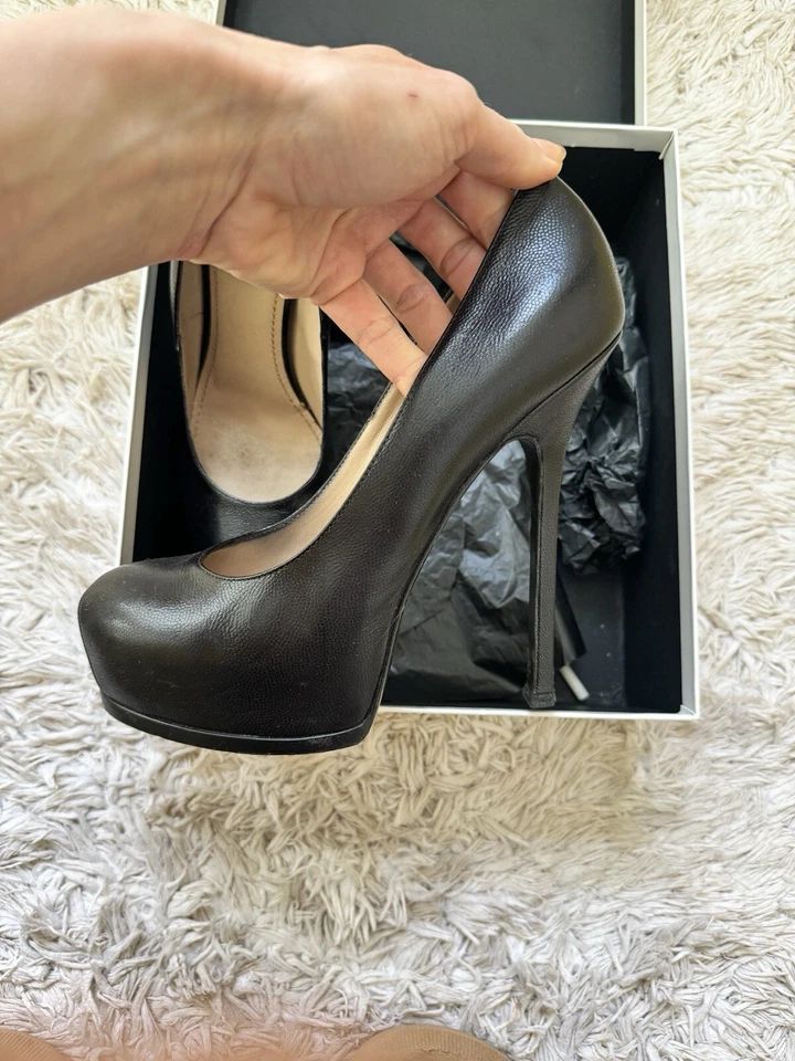 Bombas plataforma tribtoo de couro preto Yves Saint Laurent tamanho 8 EUA - Imagem 1 de 4