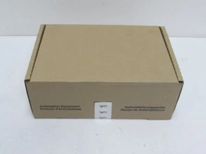 Schneider Electric 170ADI74050 TSX Momentum 170 ADI 740 50 114753 OVP UNUSED - Picture 1 of 1