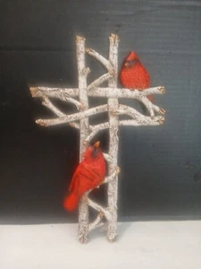 Rustikale Kardinäle auf Birke Wandkreuz Urlaubsdekoration - Bild 1 von 4
