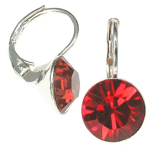 8 mm Ohrringe mit Swarovski Elements Kristall in der Farbe Siam Hell - Picture 1 of 1