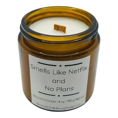 Netflix y sin planes | Divertido regalo madera mecha soja vela | eucalipto menta verde Foto 1 de 4